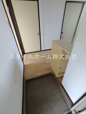 ニューハイツウィングスAの玄関