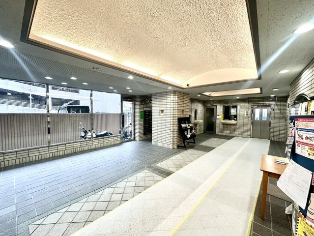 朝日プラザ国分町のエントランス