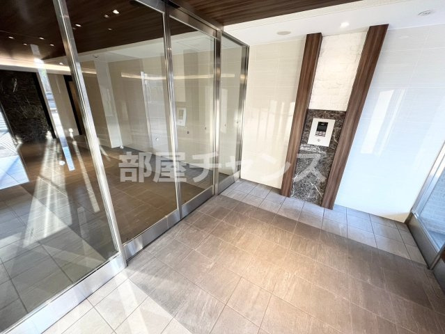 パルティール浅間町のエントランス