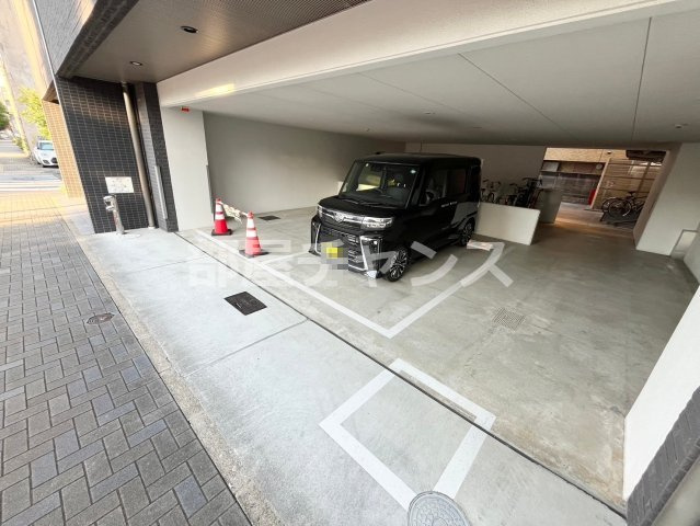 パルティール浅間町の駐車場