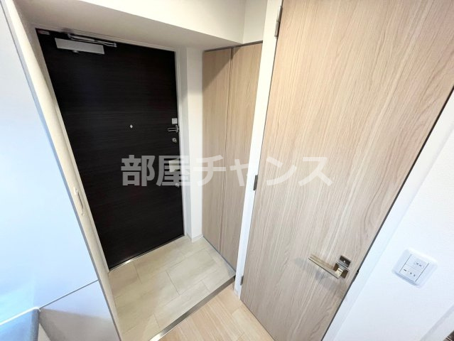 パルティール新栄の玄関