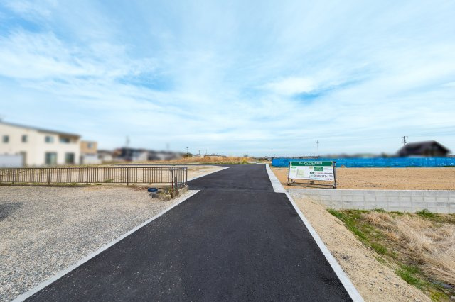 鈴鹿市池田町《全7区画》の前面道路含む現地写真