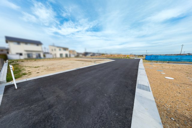 鈴鹿市池田町《全7区画》の前面道路含む現地写真