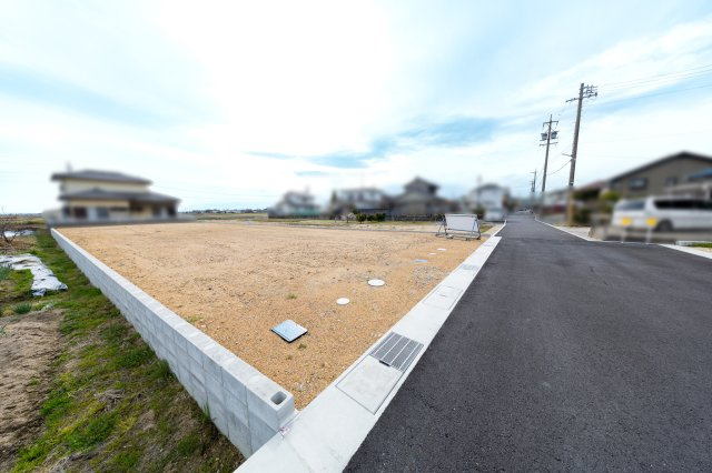 鈴鹿市池田町《全7区画》の前面道路含む現地写真