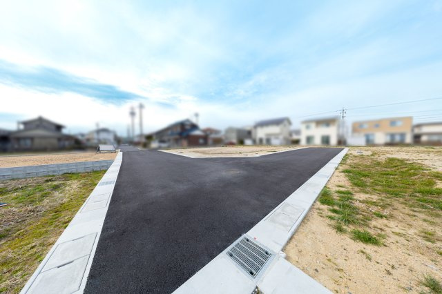 鈴鹿市池田町《全7区画》の前面道路含む現地写真