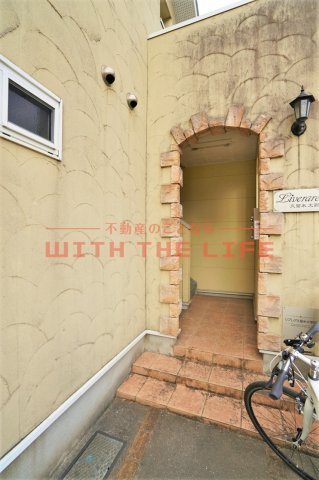 リブレア久留米大学西のエントランス|ゆとりのあるエントランスです