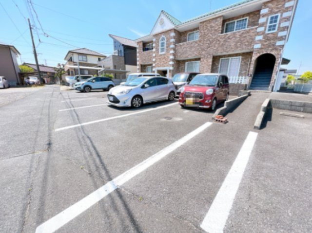 オラシオンの駐車場