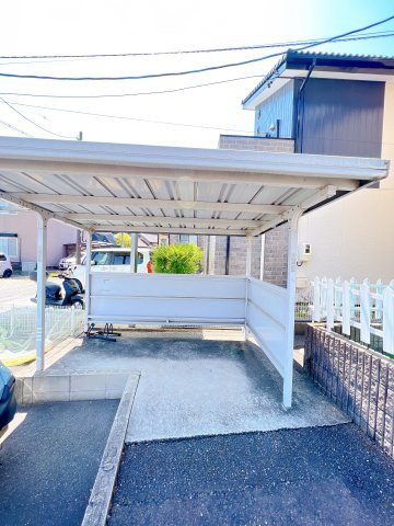 オラシオンの駐車場