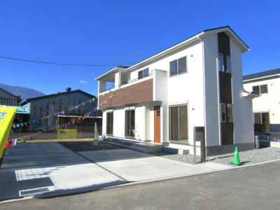 【駐車場】 | ブルーミングガーデン南アルプス市寺部　2号棟 | 駐車場です