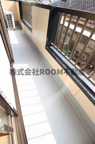 プライマリーハイツのバルコニー|お洗濯にも便利なバルコニー付き