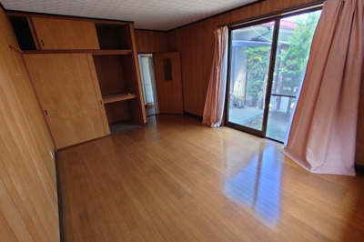 【洋室】 | 相生市緑ヶ丘１丁目／中古 戸建て | 明るい洋室です
