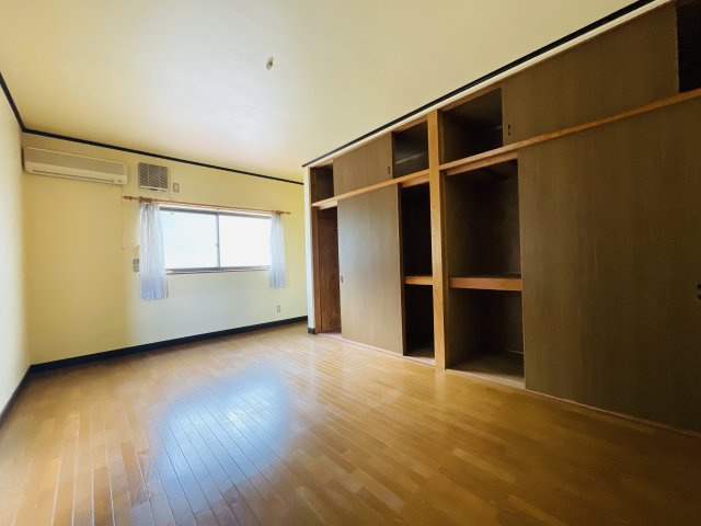 【洋室】 | 相生市緑ヶ丘１丁目／中古 戸建て | 落ち着いた色調の洋室です