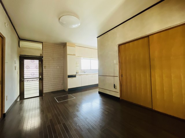 【居間・リビング】 | 相生市緑ヶ丘１丁目／中古 戸建て