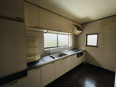 【キッチン】 | 相生市緑ヶ丘１丁目／中古 戸建て | キッチンでお料理をお楽しみください