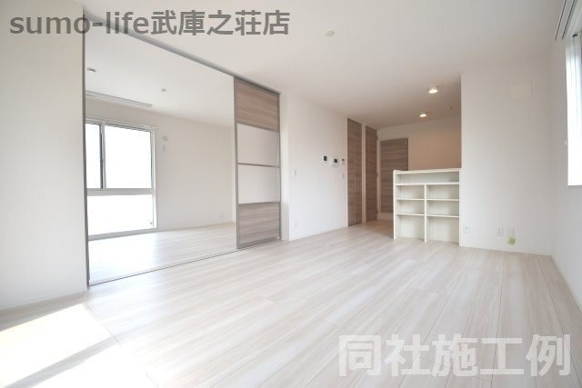 D-room昆陽北の居間・リビング