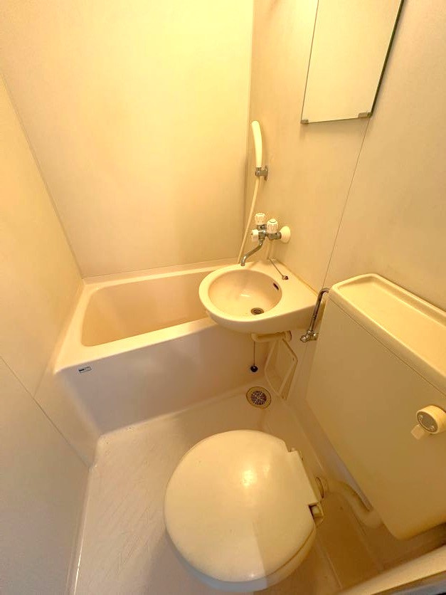 ソフィア本郷のトイレ|３点ユニットバス