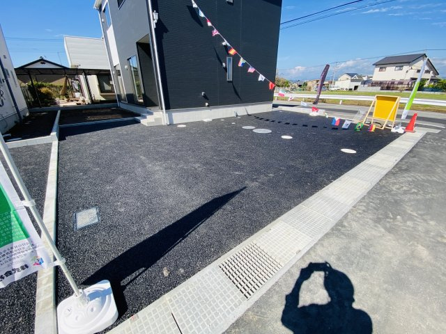 新築　太田市新野町第1　クレイドルガーデン　１号棟　の駐車場|現地写真　駐車スペースは並列3台分可能です！
