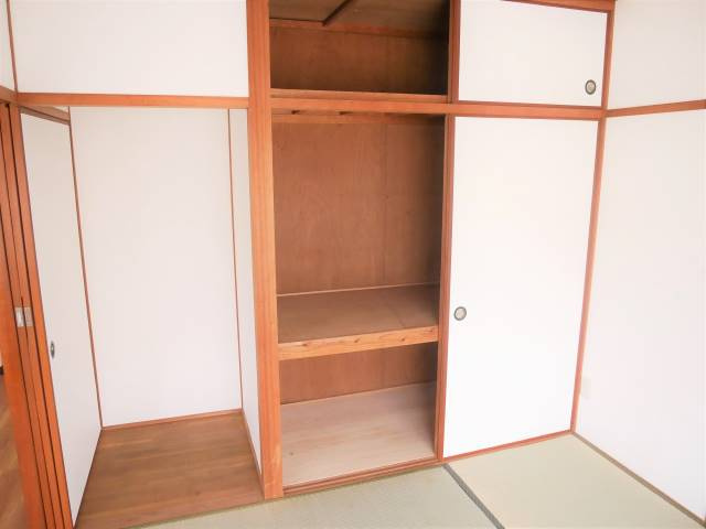 センターフィールド弐番館の収納|ふすまもに張り替え済。