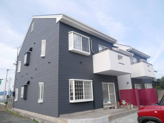 【駐車場】 | センターフィールド弐番館 | 井戸水使用で水道無料。