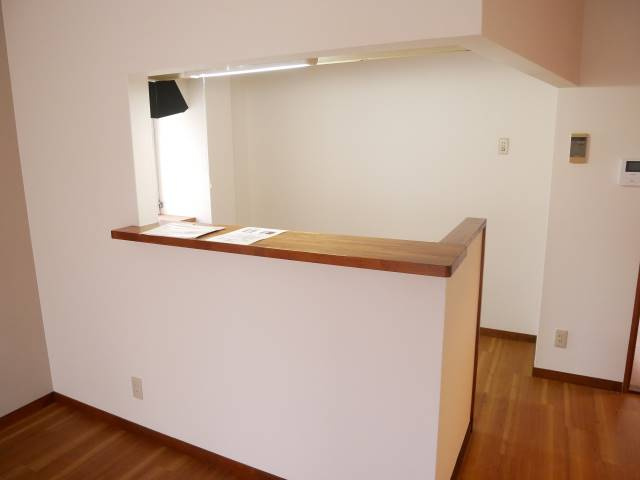 【居間・リビング】 | センターフィールド弐番館 | リビング広々です。