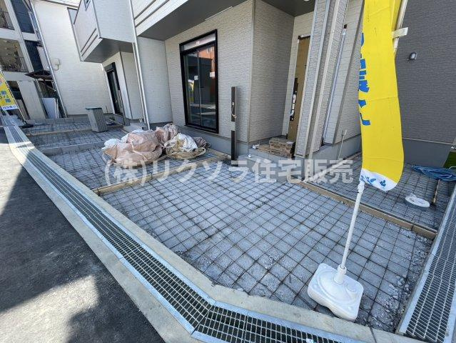 寝屋川市国松町　新築一戸建ての駐車場|駐車スペース2台
■物件内覧・資金計画相談・住宅ローン相談、リフォーム相談、お問合せ受付中■
※当日・翌日のご内覧、ご相談はお電話でのお問合せがスムーズです！