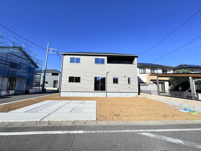 新築　伊勢崎市八寸町1期　2号棟の駐車場|現地写真　駐車スペースは並列3台分可能です！
