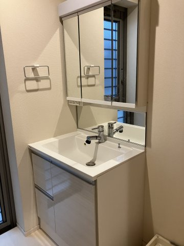 【洗面所】 | Canal品川 | 何かと重宝する独立洗面台