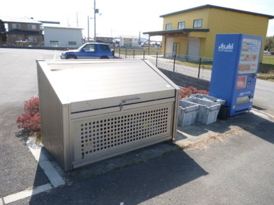 【その他】 | クロノスコート | ゴミステーションの横には自動販売機がございます（^O^）