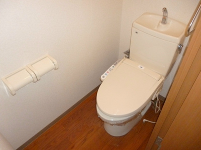 【トイレ】 | クロノスコート | 温水洗浄便座付きです（^O^）