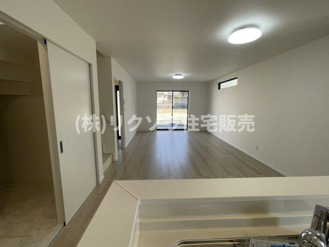 寝屋川市国松町　新築一戸建てのキッチン|キッチンからの眺め
■物件内覧・資金計画相談・住宅ローン相談、リフォーム相談、お問合せ受付中■
※当日・翌日のご内覧、ご相談はお電話でのお問合せがスムーズです！