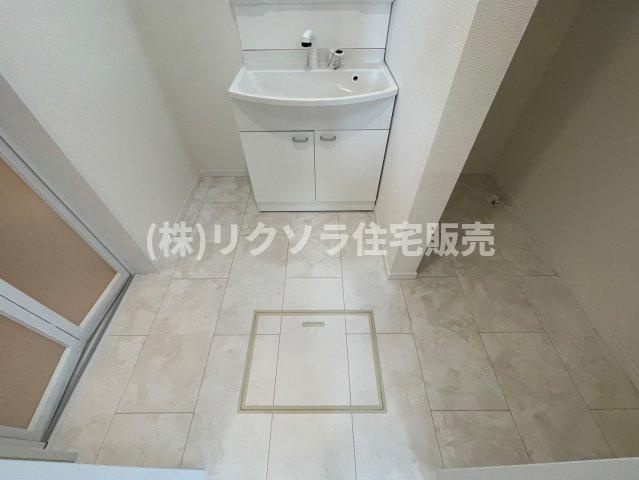 寝屋川市国松町　新築一戸建ての脱衣所|■物件内覧・資金計画相談・住宅ローン相談、リフォーム相談、お問合せ受付中■
※当日・翌日のご内覧、ご相談はお電話でのお問合せがスムーズです！