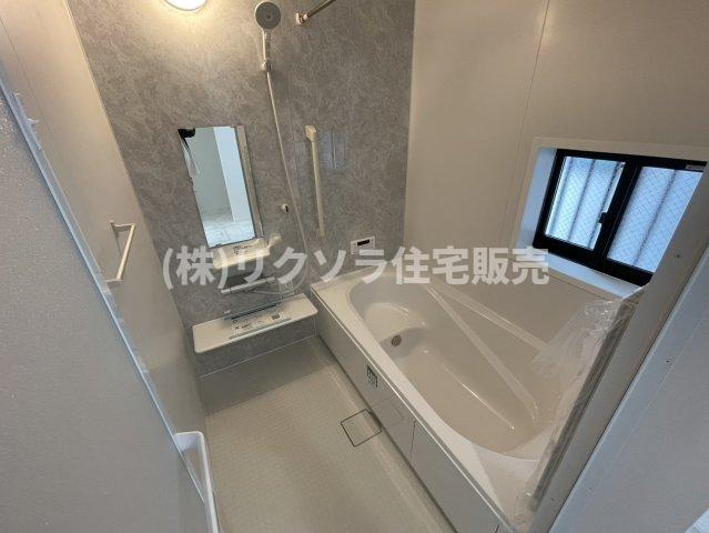 寝屋川市国松町　新築一戸建ての浴室|■物件内覧・資金計画相談・住宅ローン相談、リフォーム相談、お問合せ受付中■
※当日・翌日のご内覧、ご相談はお電話でのお問合せがスムーズです！