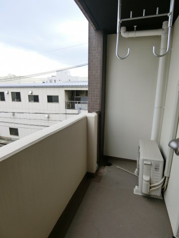 ハックベリー茨木南のバルコニー