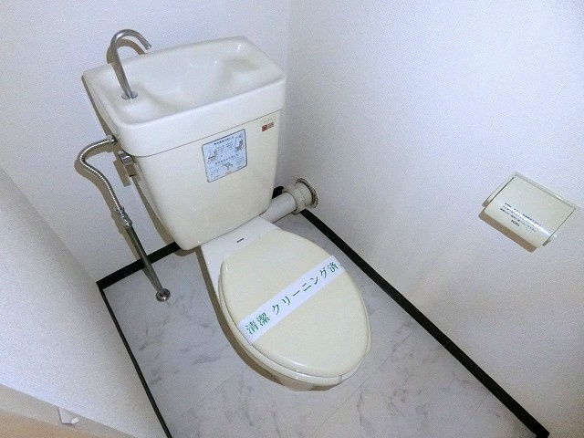 シャトー清水坂のトイレ|写真は同建物の別部屋を参考に掲載しております。