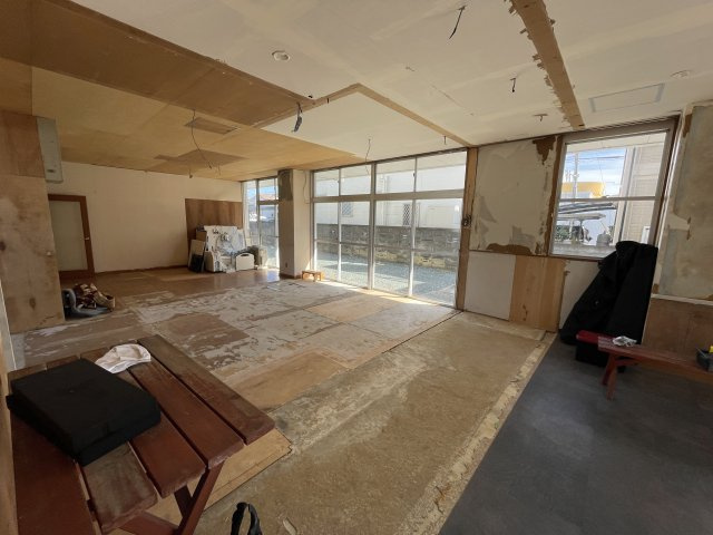 三方原町貸店舗の内装