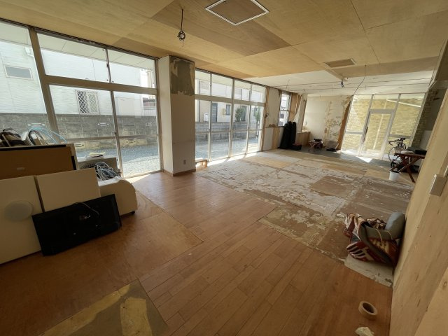 三方原町貸店舗の内装