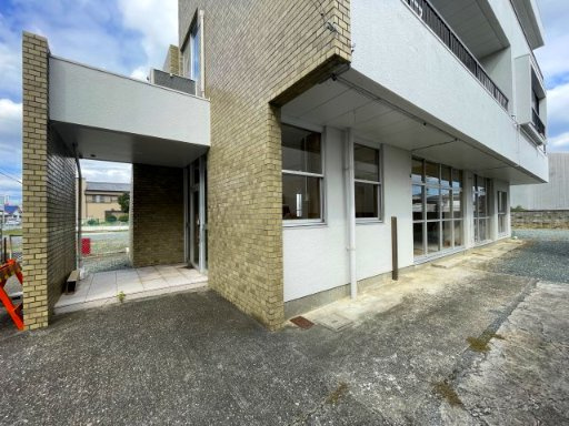 三方原町貸店舗の外観
