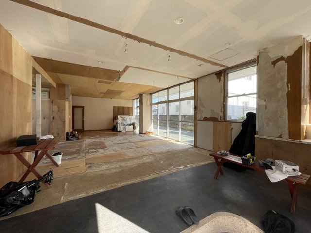 三方原町貸店舗の内装