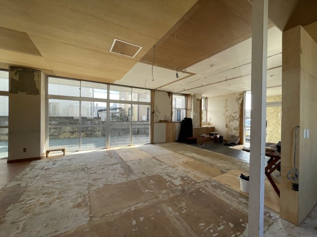 三方原町貸店舗の内装