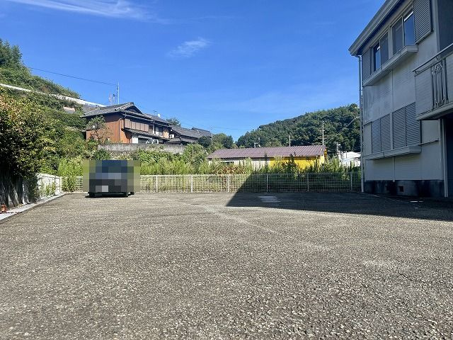 カーサ枝川坂の駐車場