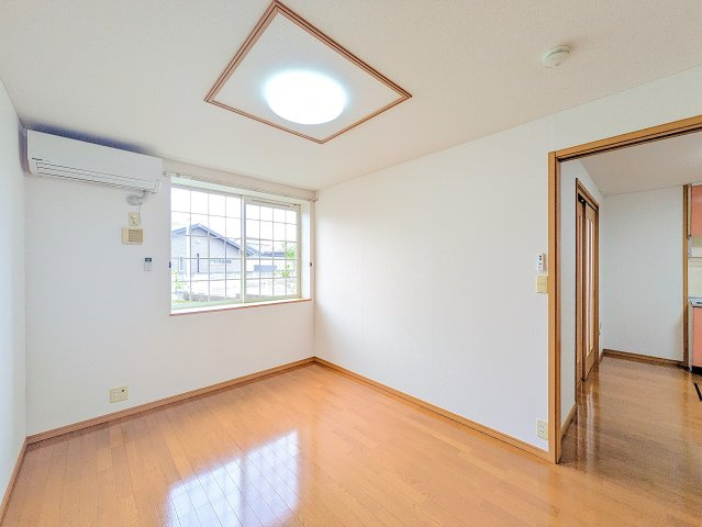 カーサ　セレッソの洋室