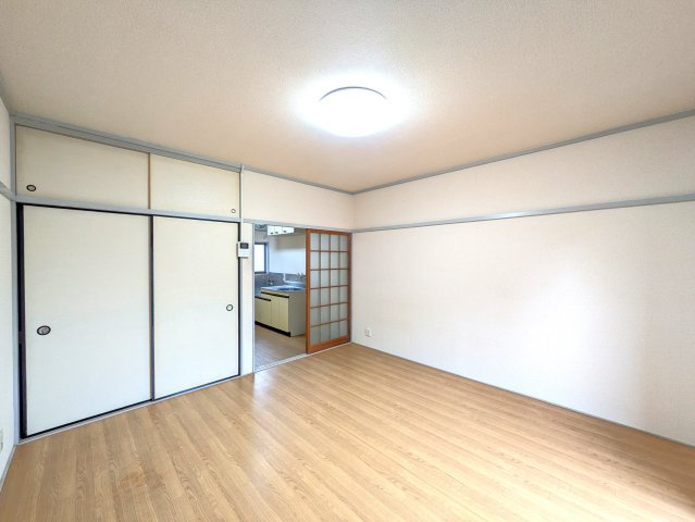 ベルディア浜町の洋室
