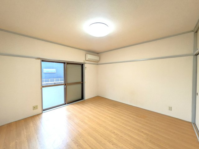ベルディア浜町の洋室