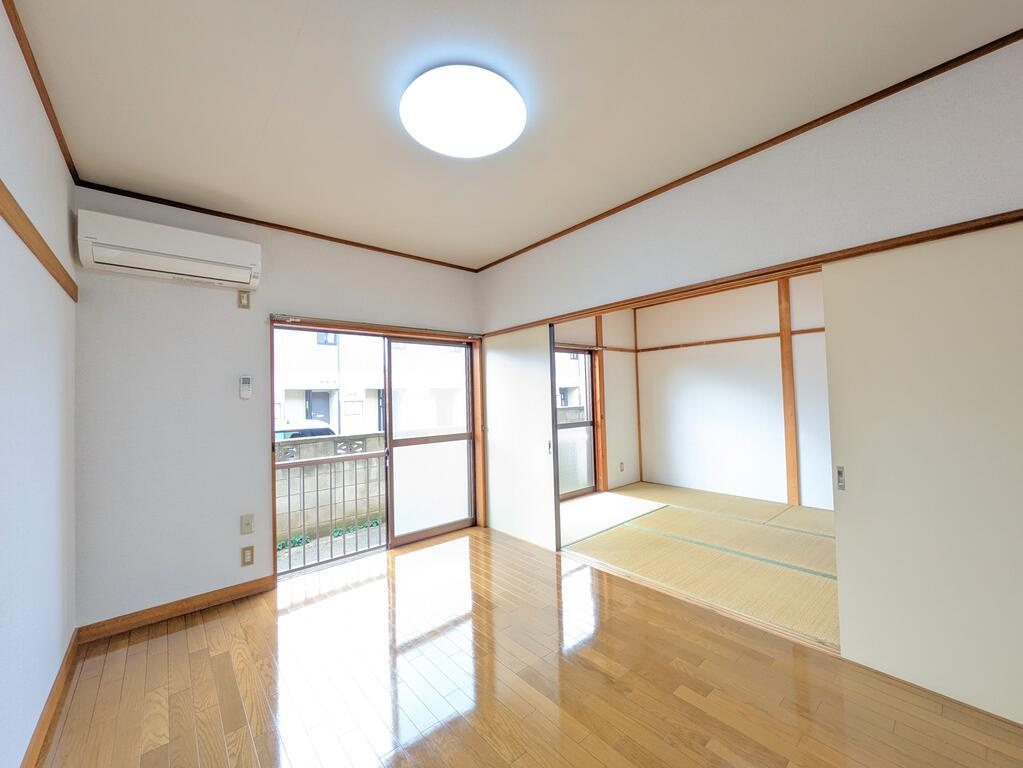 天良レジデンスの洋室