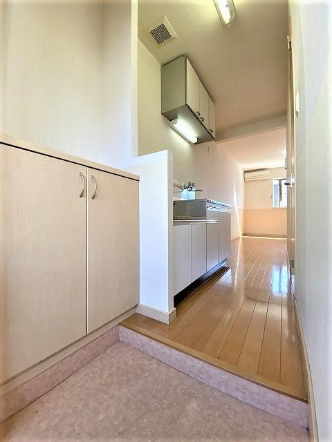 ハイツアーバンヒルズの玄関