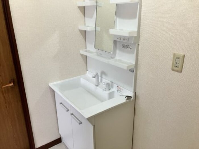 藤阿久町一戸建　001の洗面所