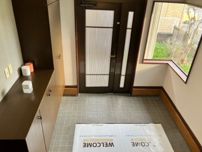 藤阿久町一戸建　001の玄関