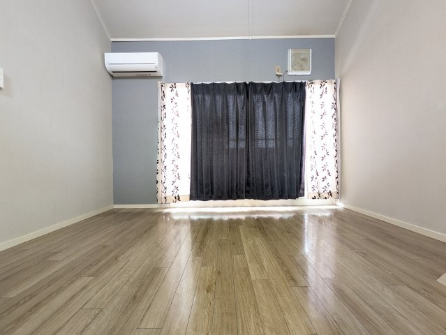 ジョイフル上原の居間・リビング