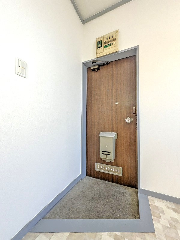 ミオカステーロの玄関