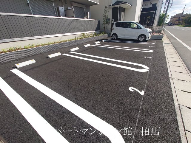 Ferro Palazzo D棟の駐車場